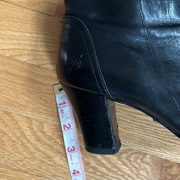Born black leather ankle booties 3” heel size 7.5 EUC very comfortable - Picture 11 of 13